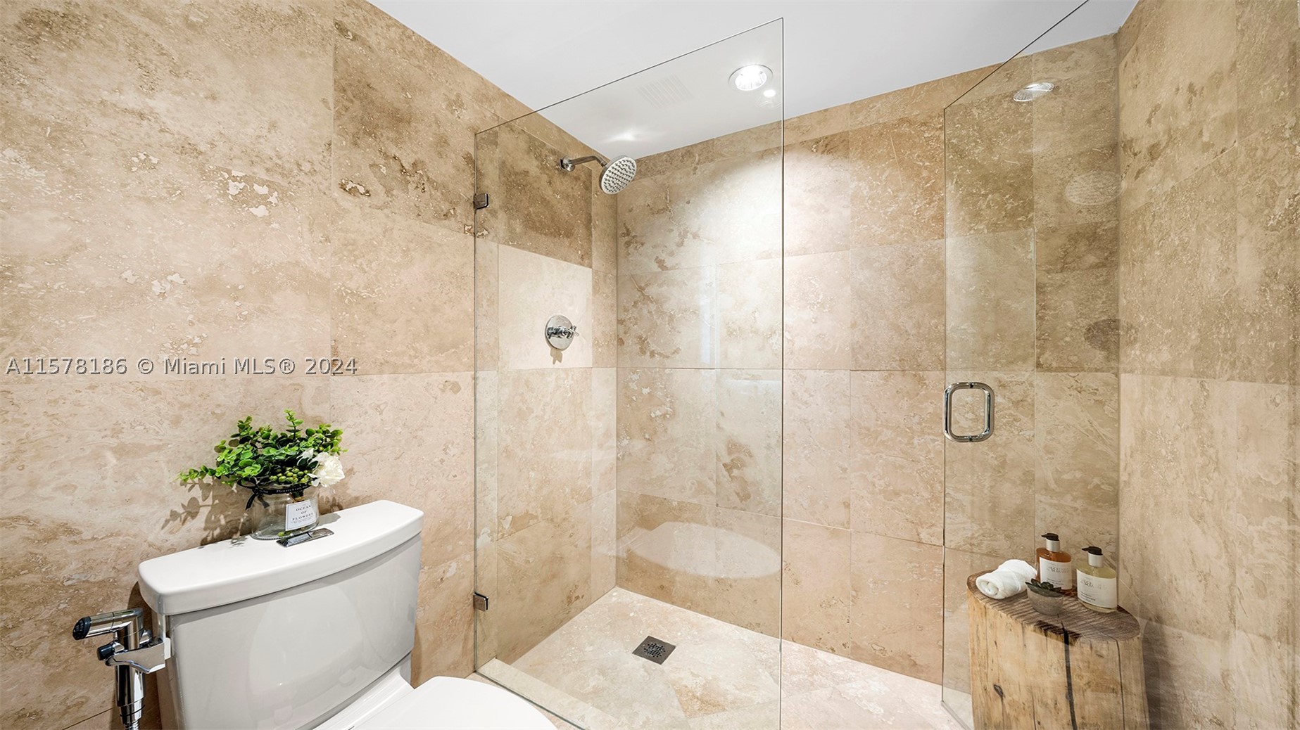A11578186 Property Photo 32