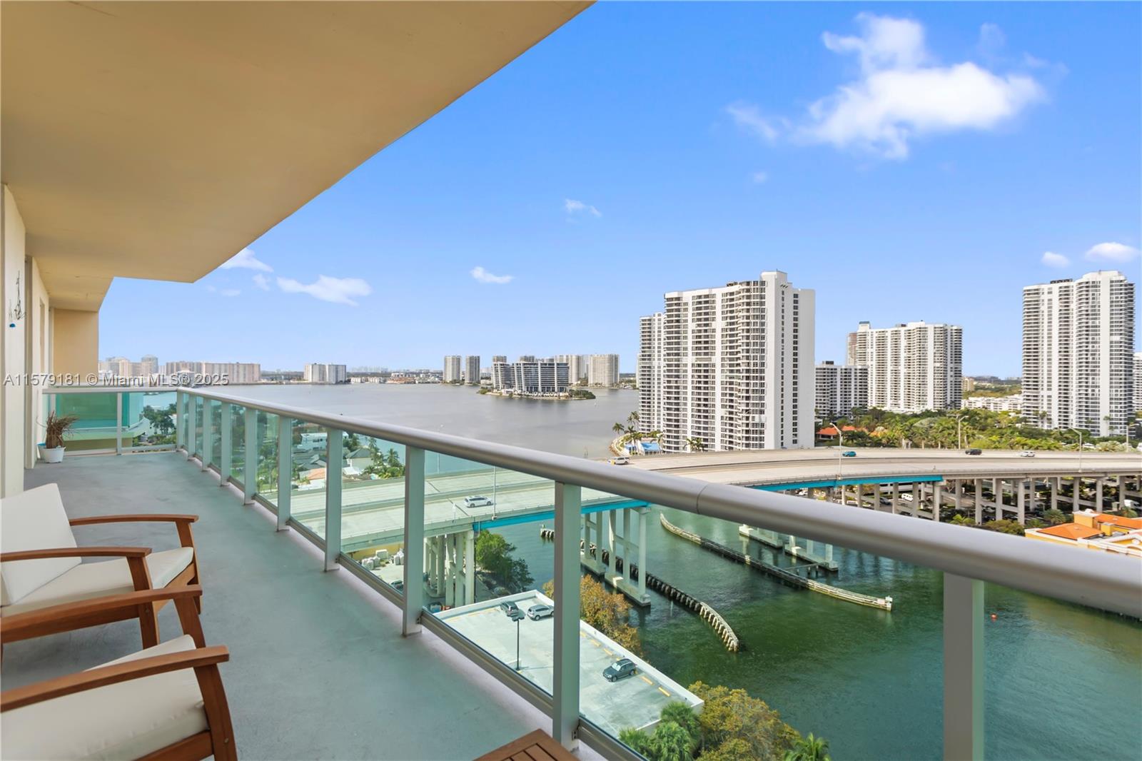 19390 Collins Ave Ph-7 Property Photo 2
