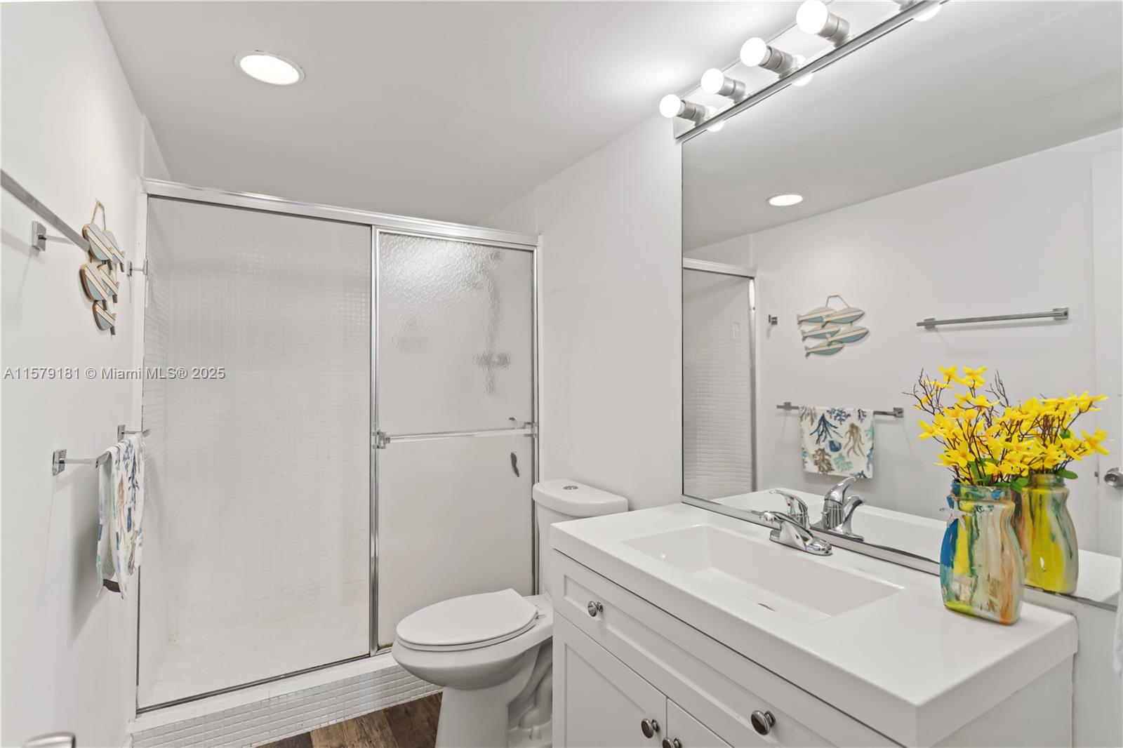 19390 Collins Ave Ph-7 Property Photo 12