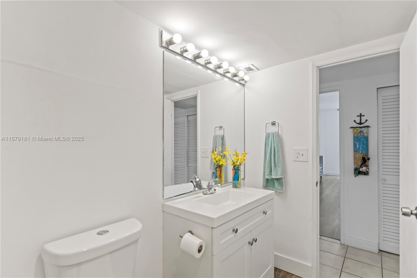 19390 Collins Ave Ph-7 Property Photo 13