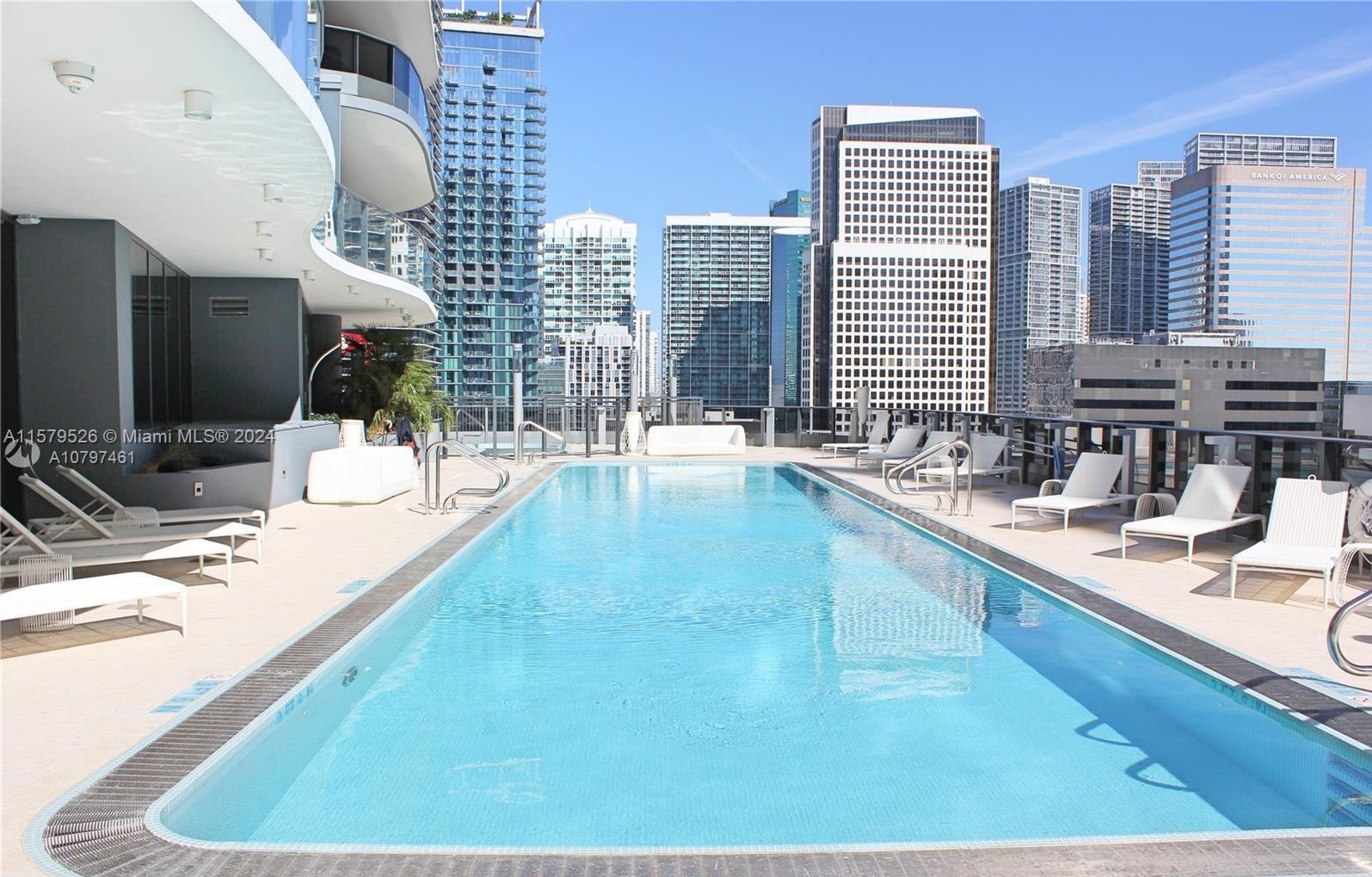 1000 Brickell Plz 1811 Property Photo 15