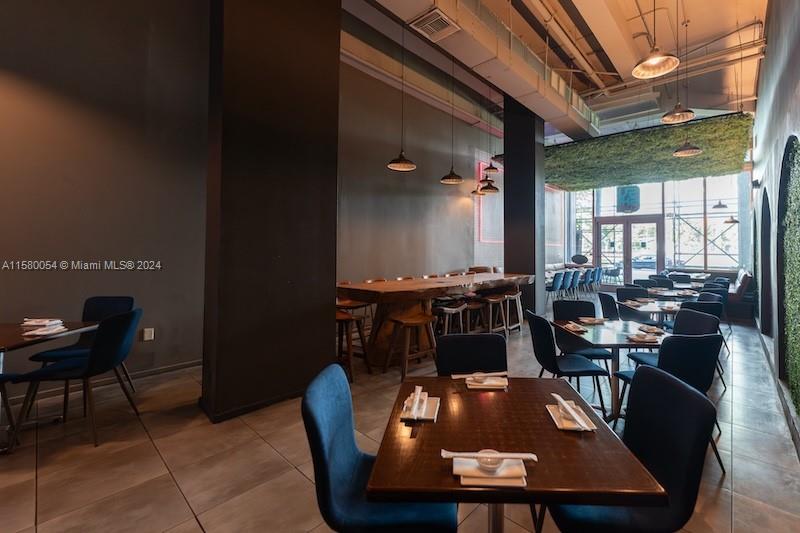 275 Ne 18th St Property Photo 5