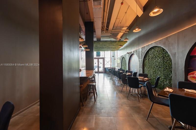 275 Ne 18th St Property Photo 6