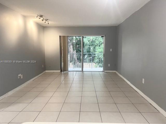 9974 N Kendall Dr 1033 Property Photo 2