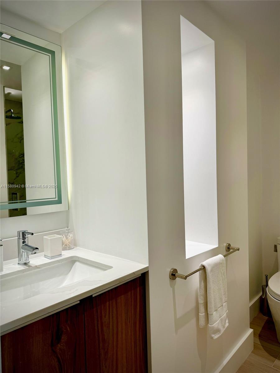2301 Collins Ave 837 Property Photo 20