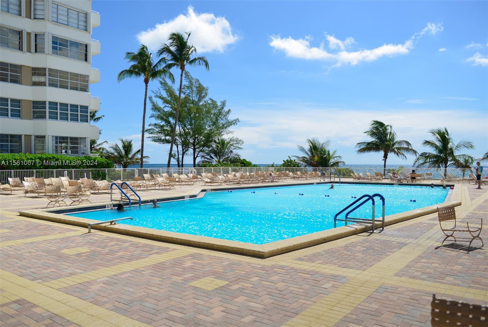 1950 S Ocean Dr 21g Property Photo 3