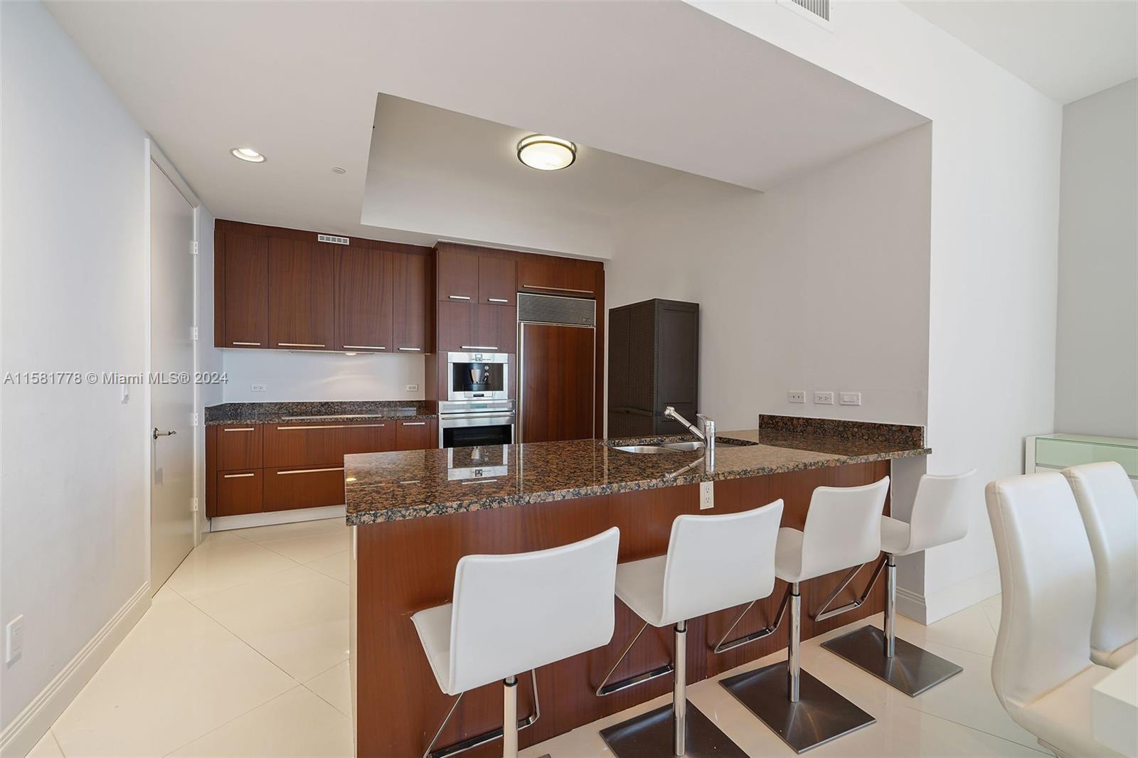 A11581778 Property Photo 6