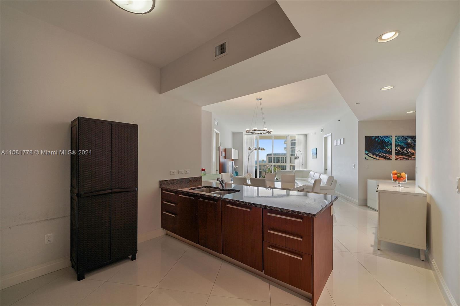 A11581778 Property Photo 9