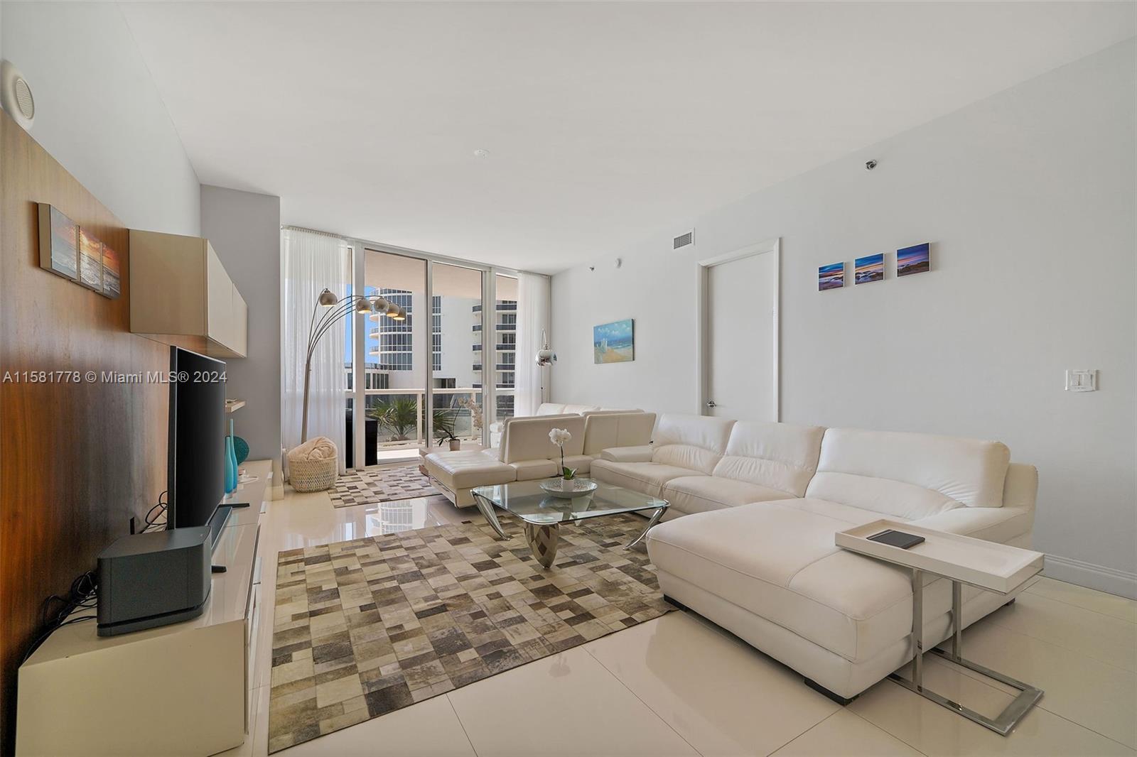 A11581778 Property Photo 12