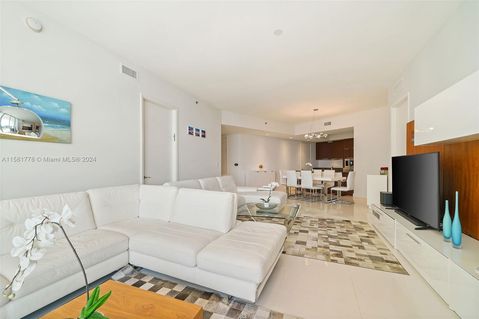A11581778 Property Photo 13