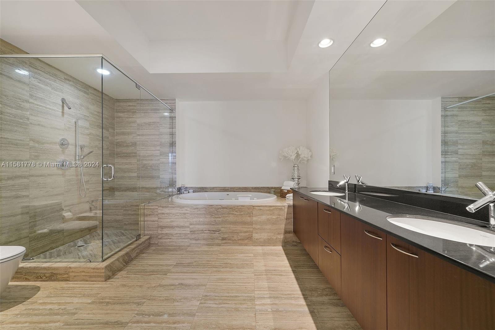 A11581778 Property Photo 17
