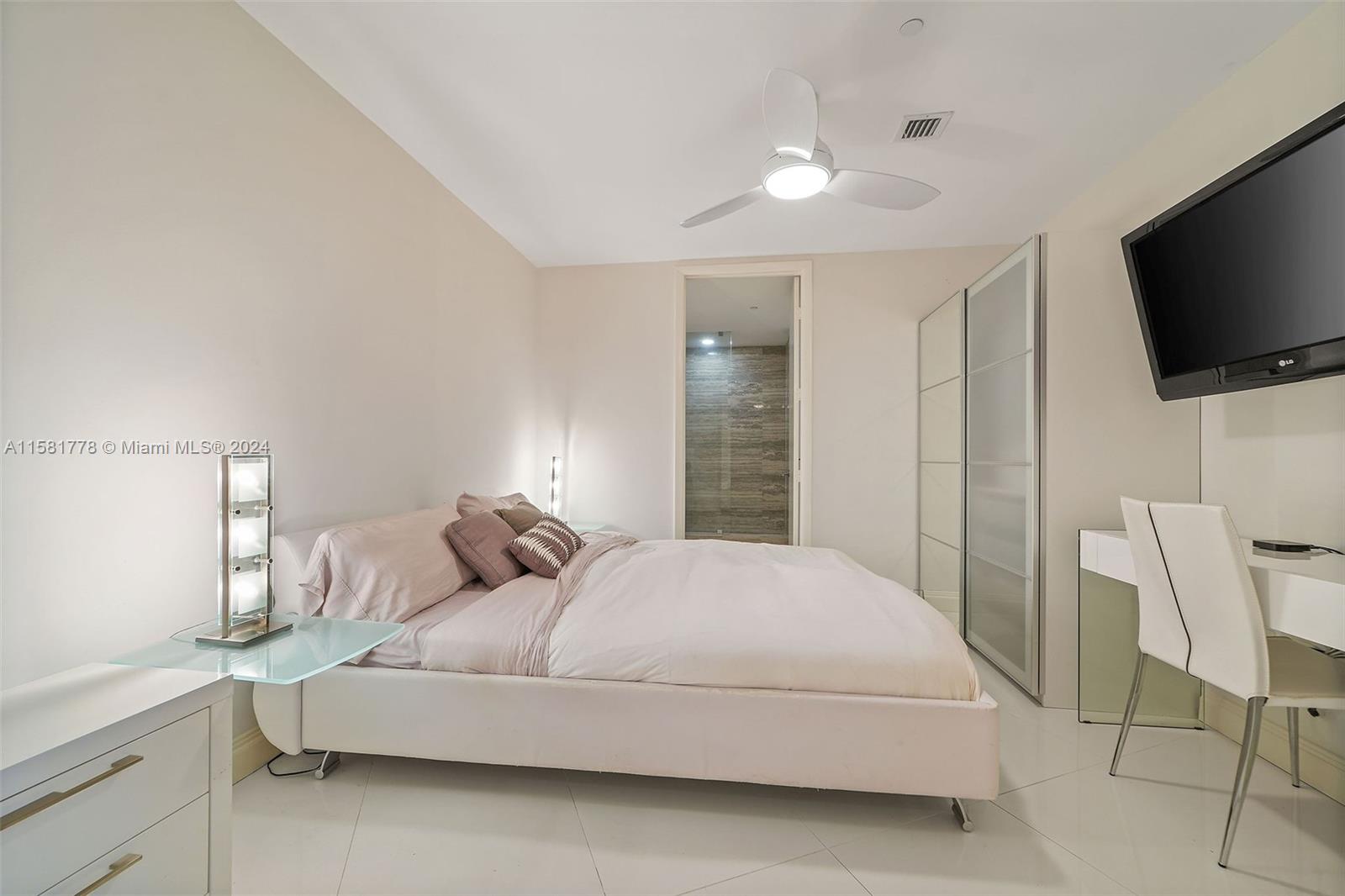 A11581778 Property Photo 26
