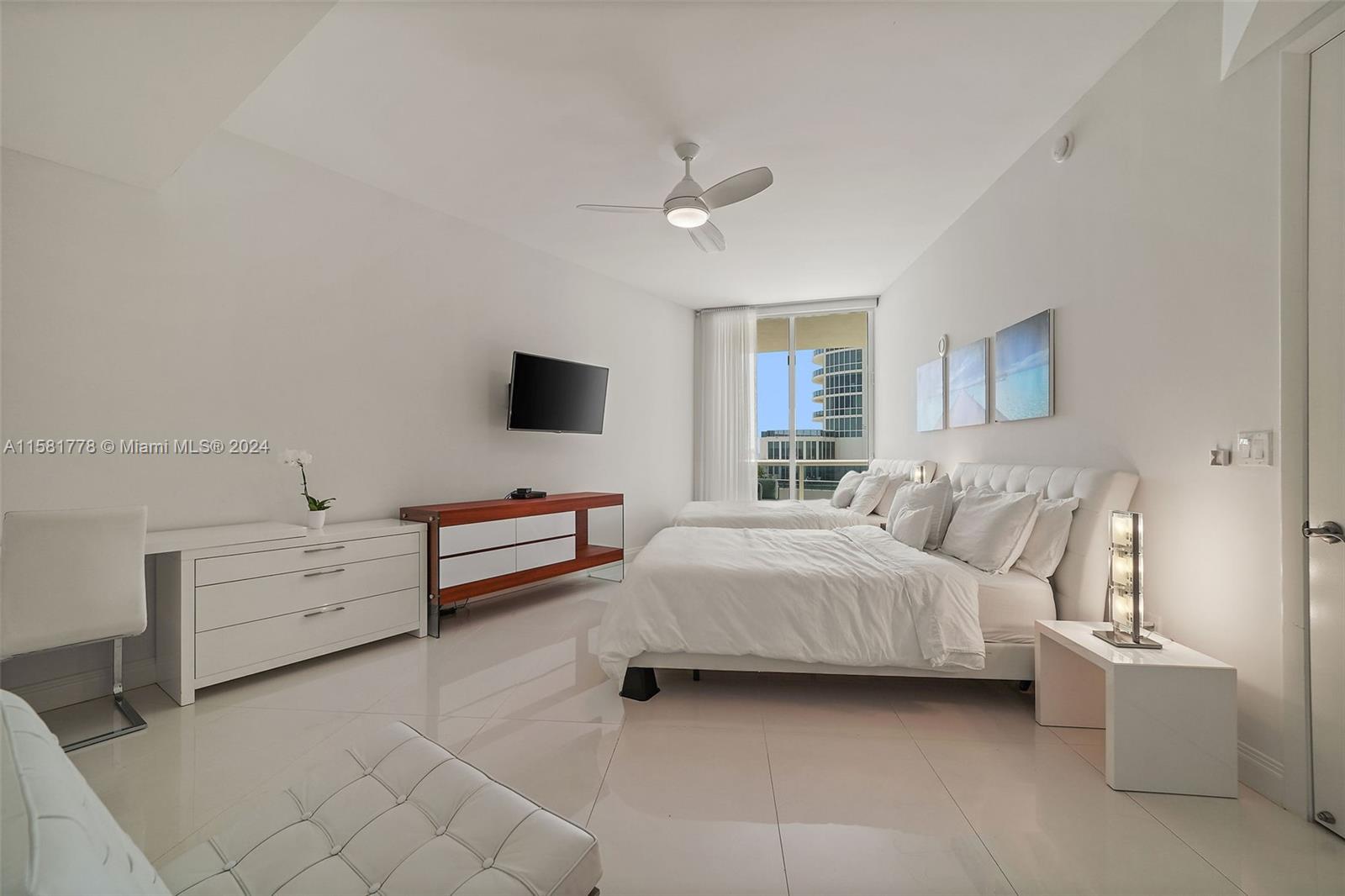 A11581778 Property Photo 28