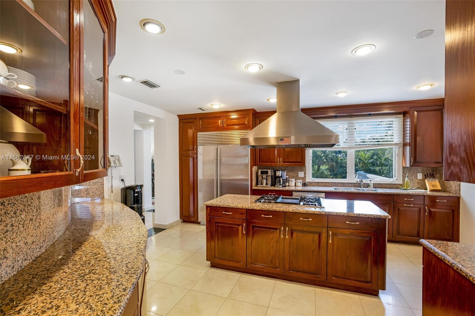 431 Costanera Rd Property Photo 13
