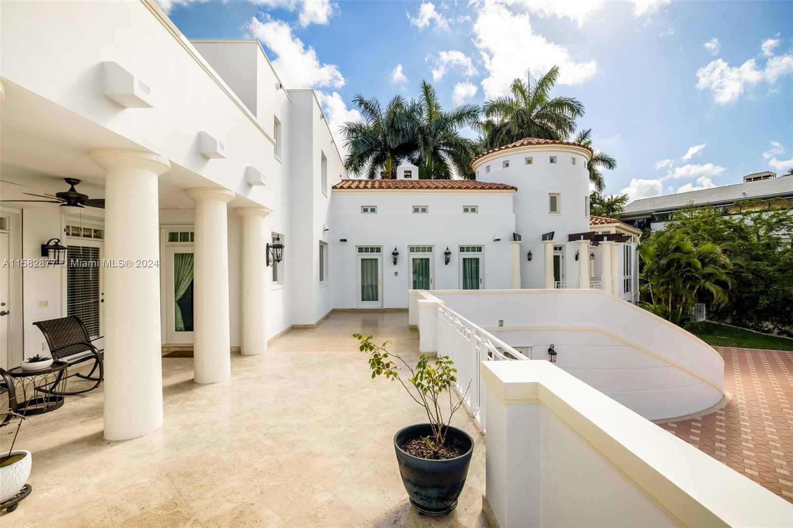 431 Costanera Rd Property Photo 20