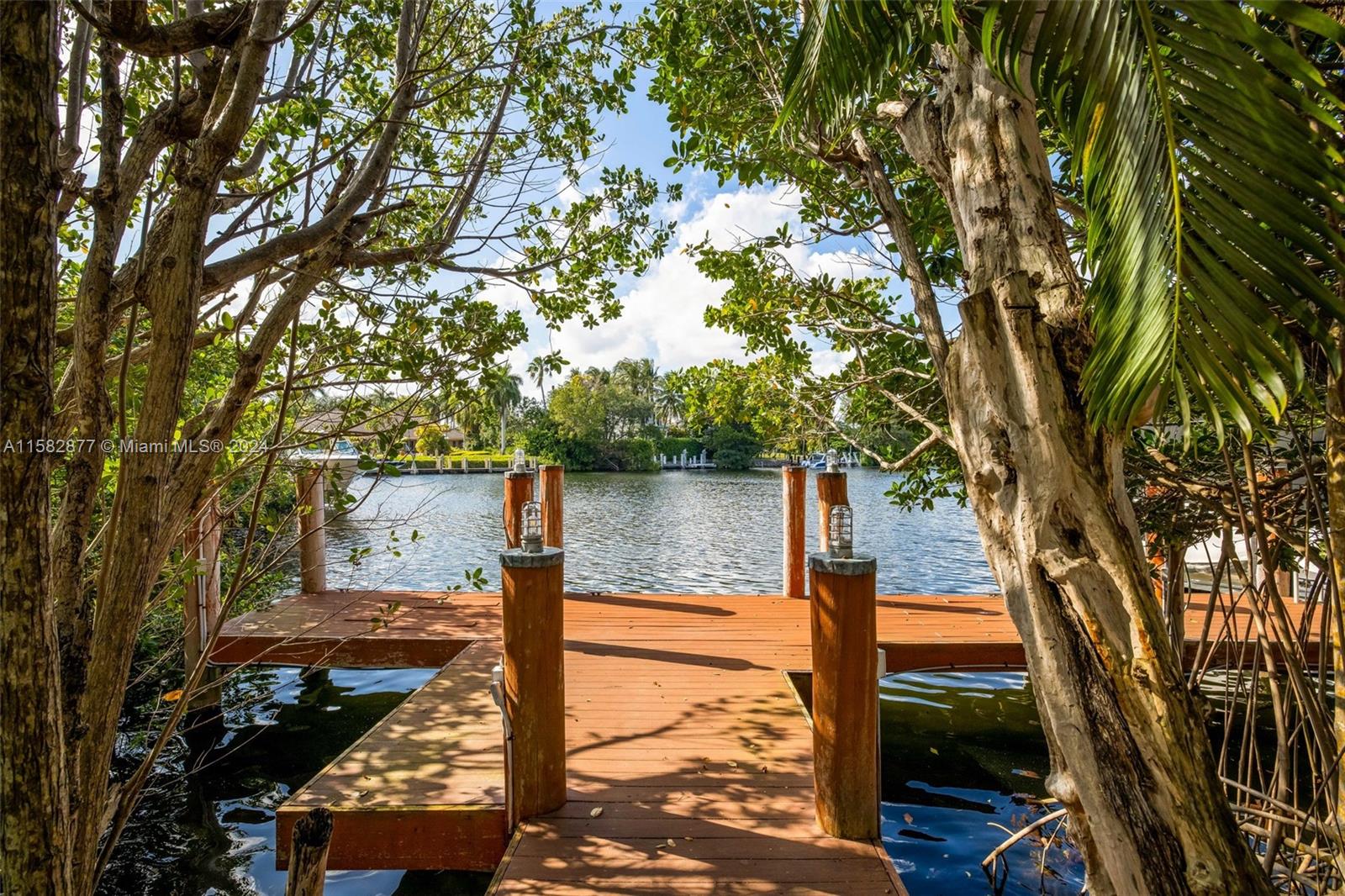 431 Costanera Rd Property Photo 30