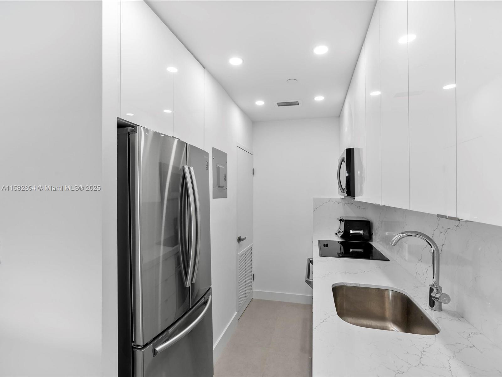 1200 West Ave Ph24 Property Photo 14