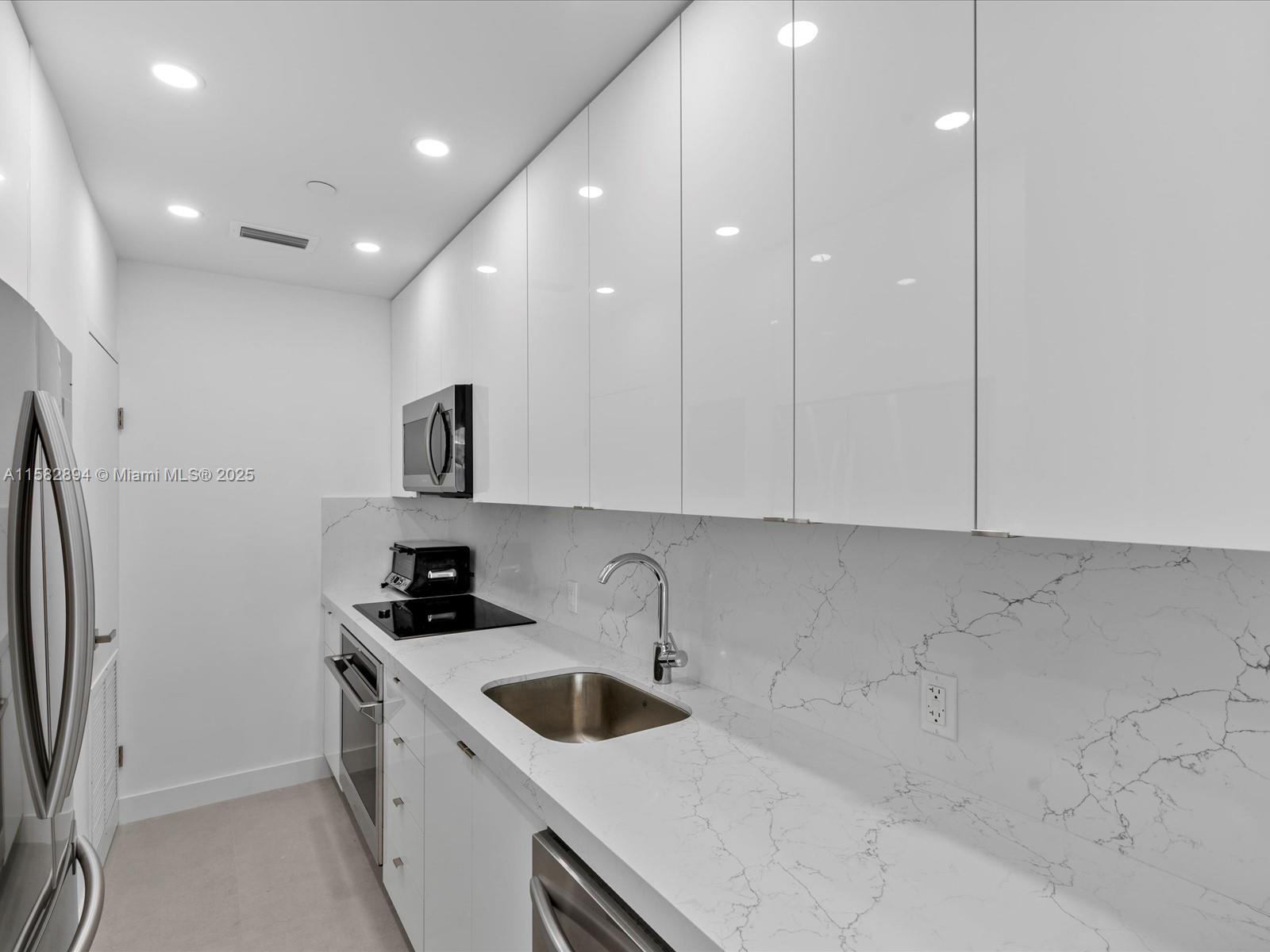 1200 West Ave Ph24 Property Photo 15