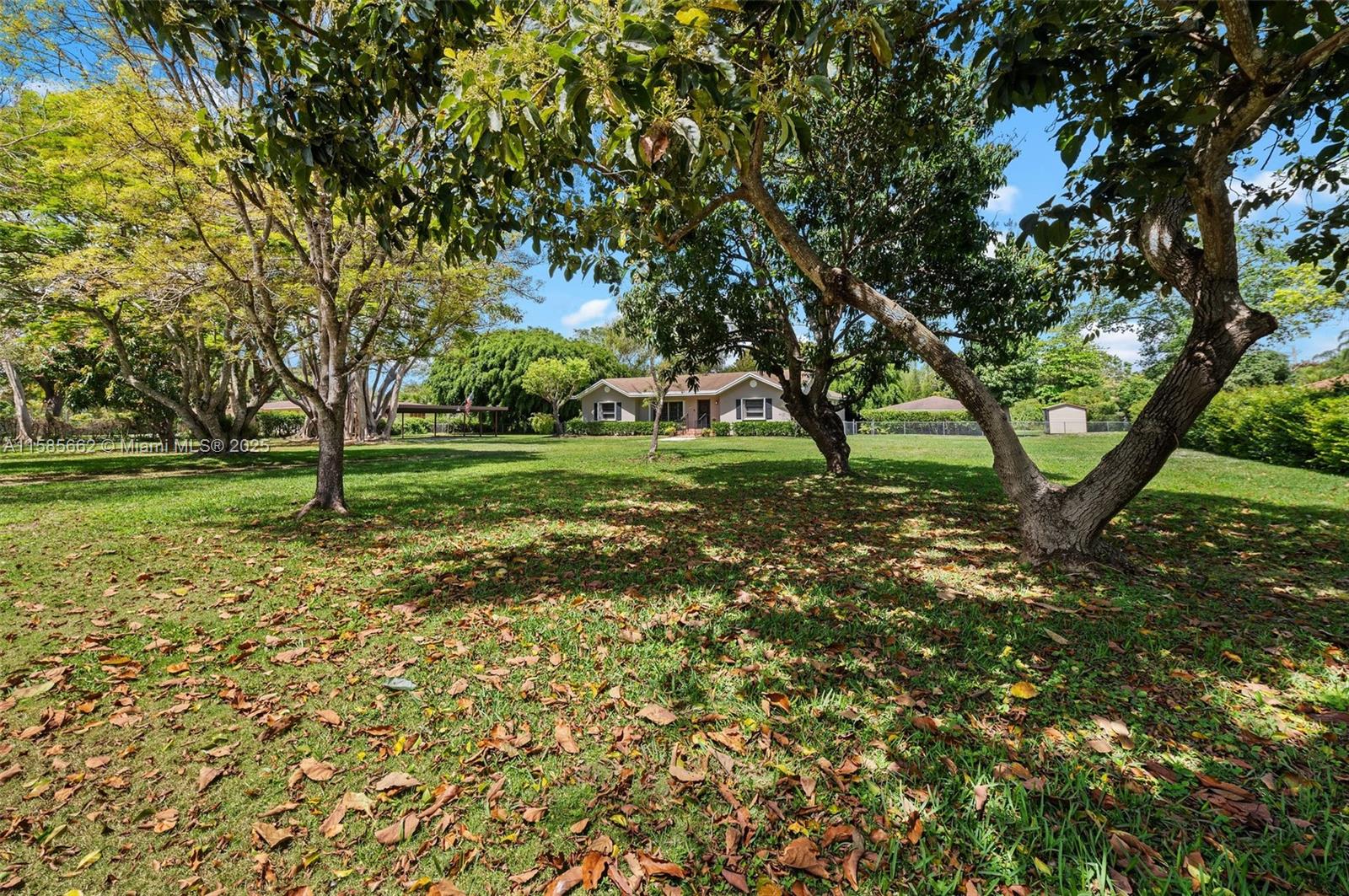 8205 Sw 136th St Property Photo 4