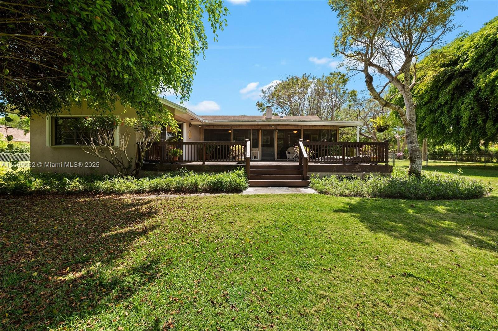 8205 Sw 136th St Property Photo 8