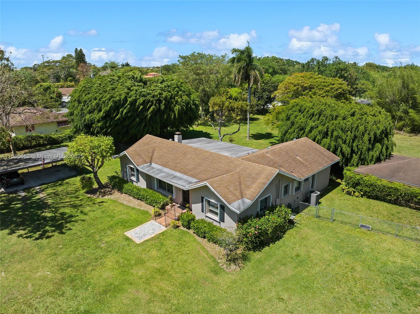 8205 Sw 136th St Property Photo 13