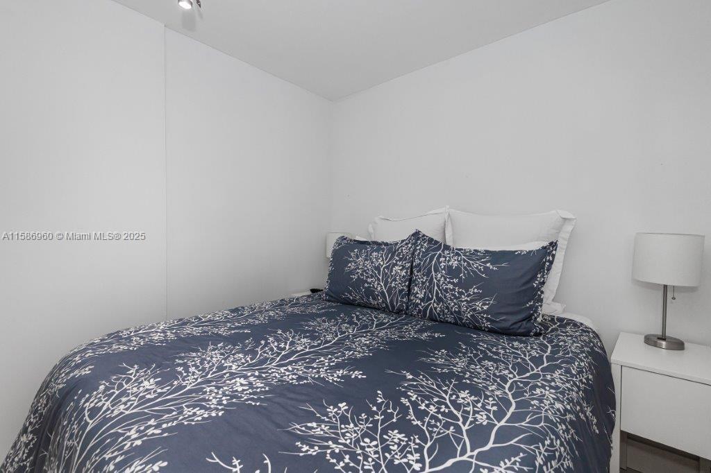 2301 Collins Ave 1111 Property Photo 18