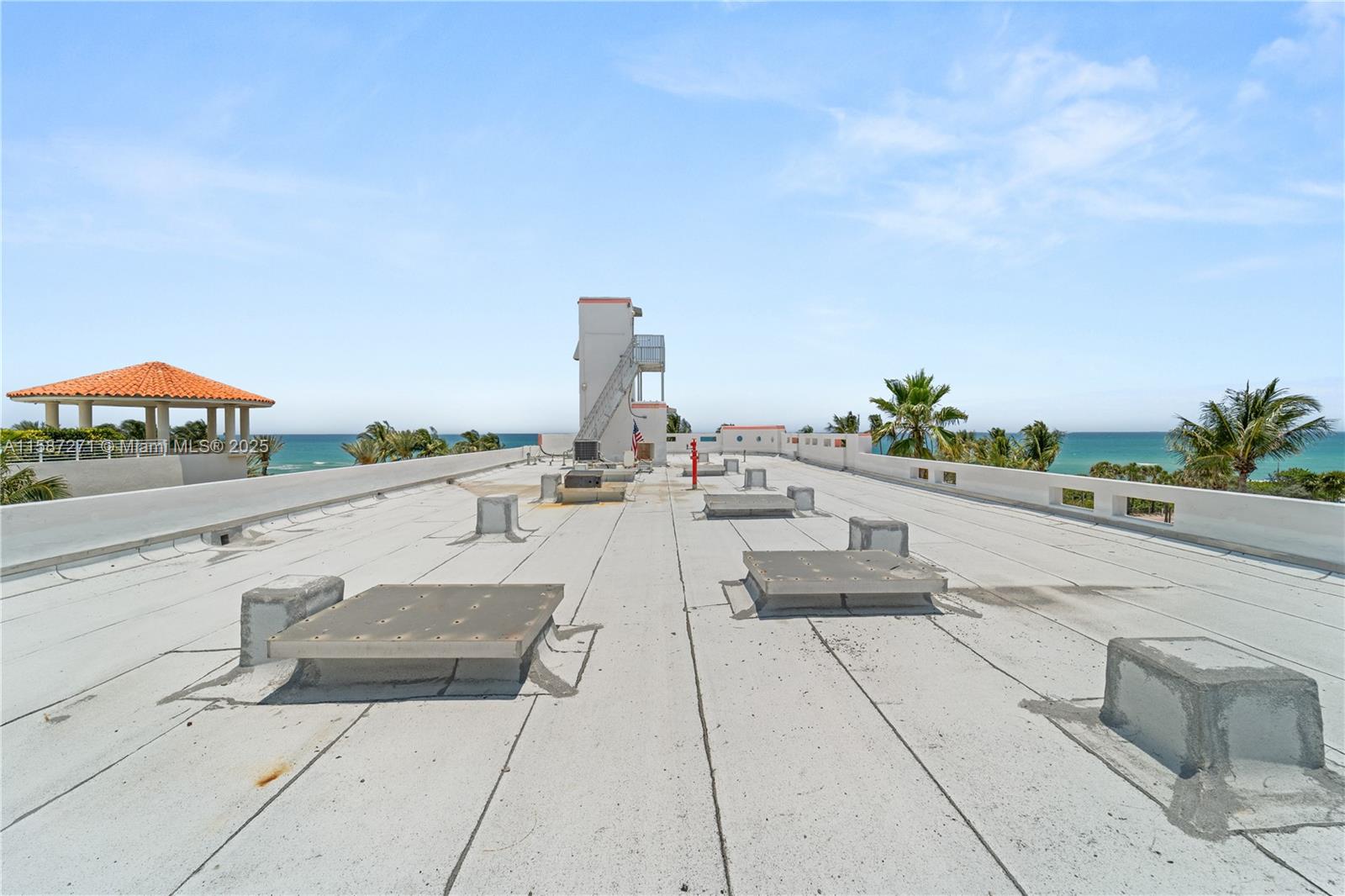 7300 Ocean Ter Property Photo 15