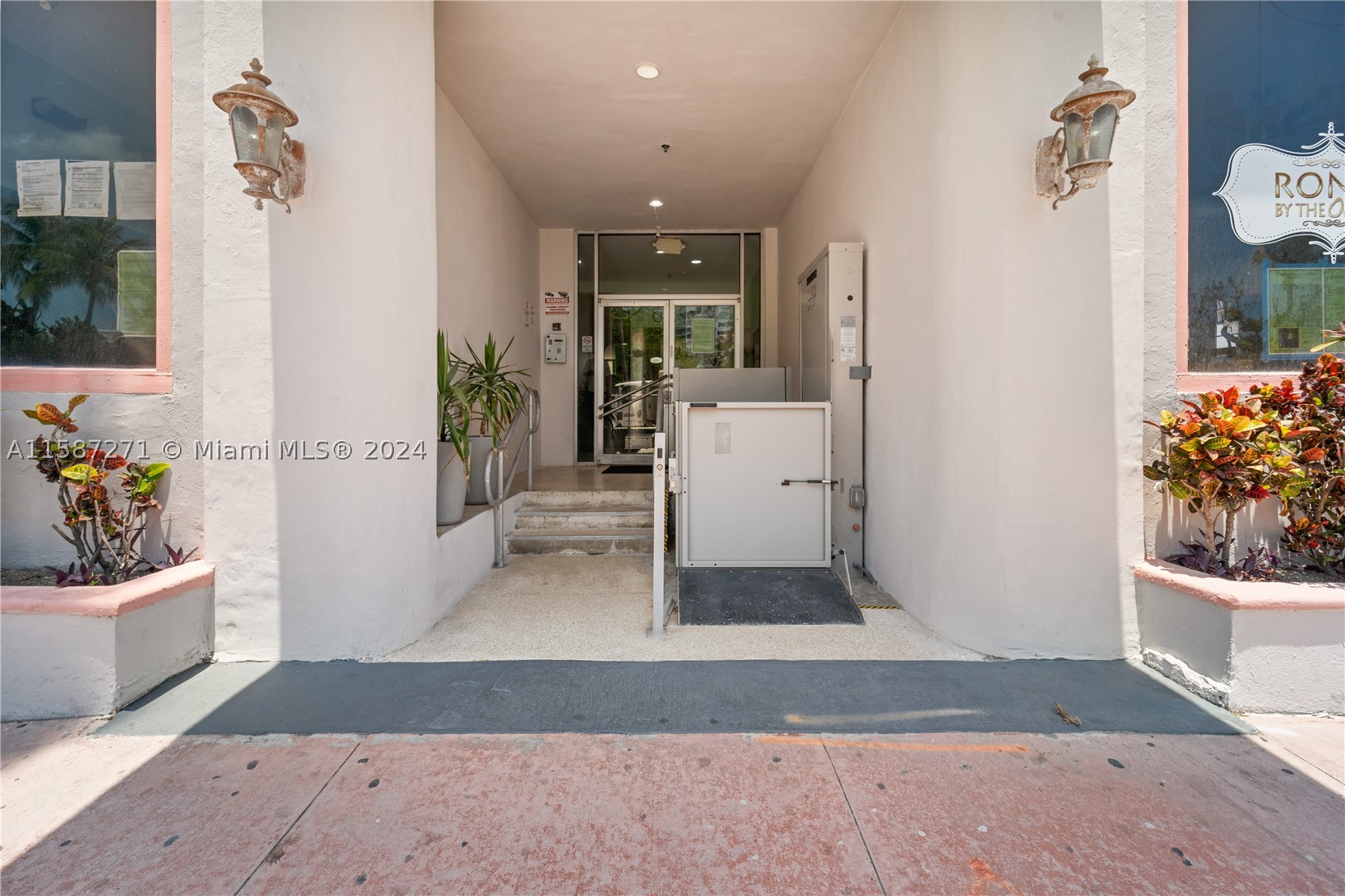 7300 Ocean Ter Property Photo 16