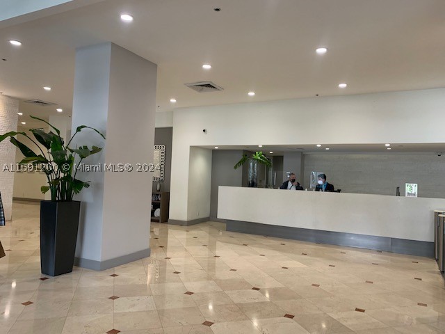 100 Lincoln Rd 1434 Property Photo 18