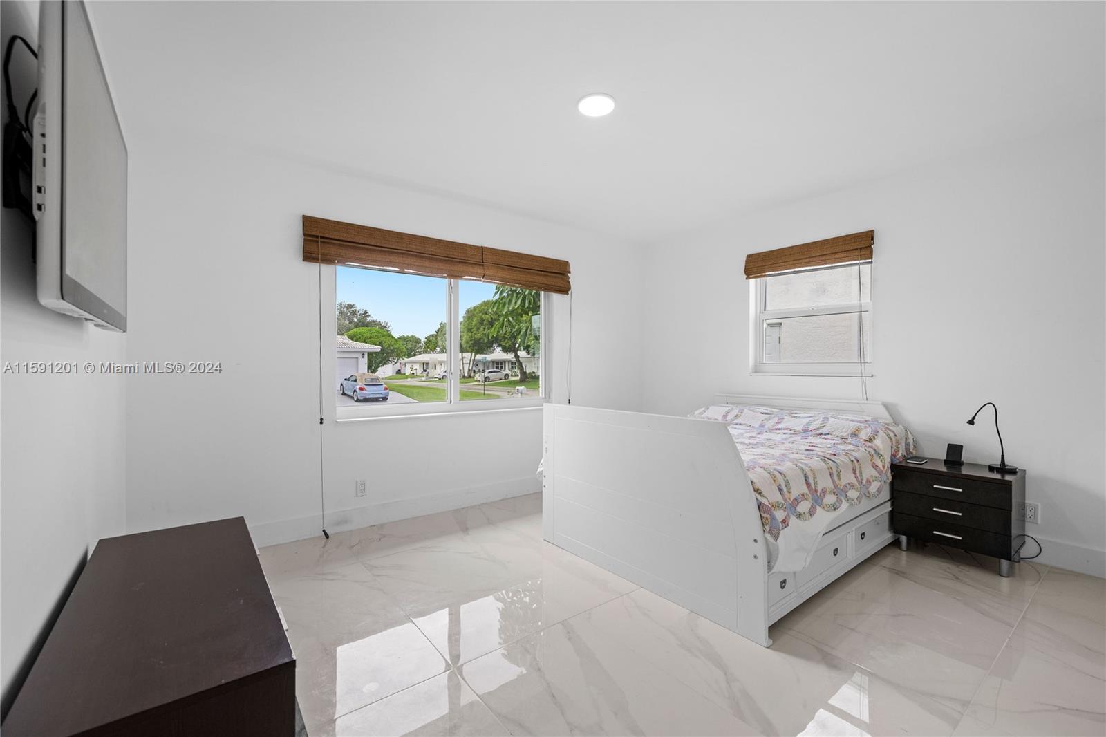 1086 Nw 88th Way Property Photo 23