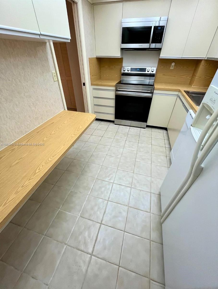 1000 Quayside Te 410 Property Photo 10