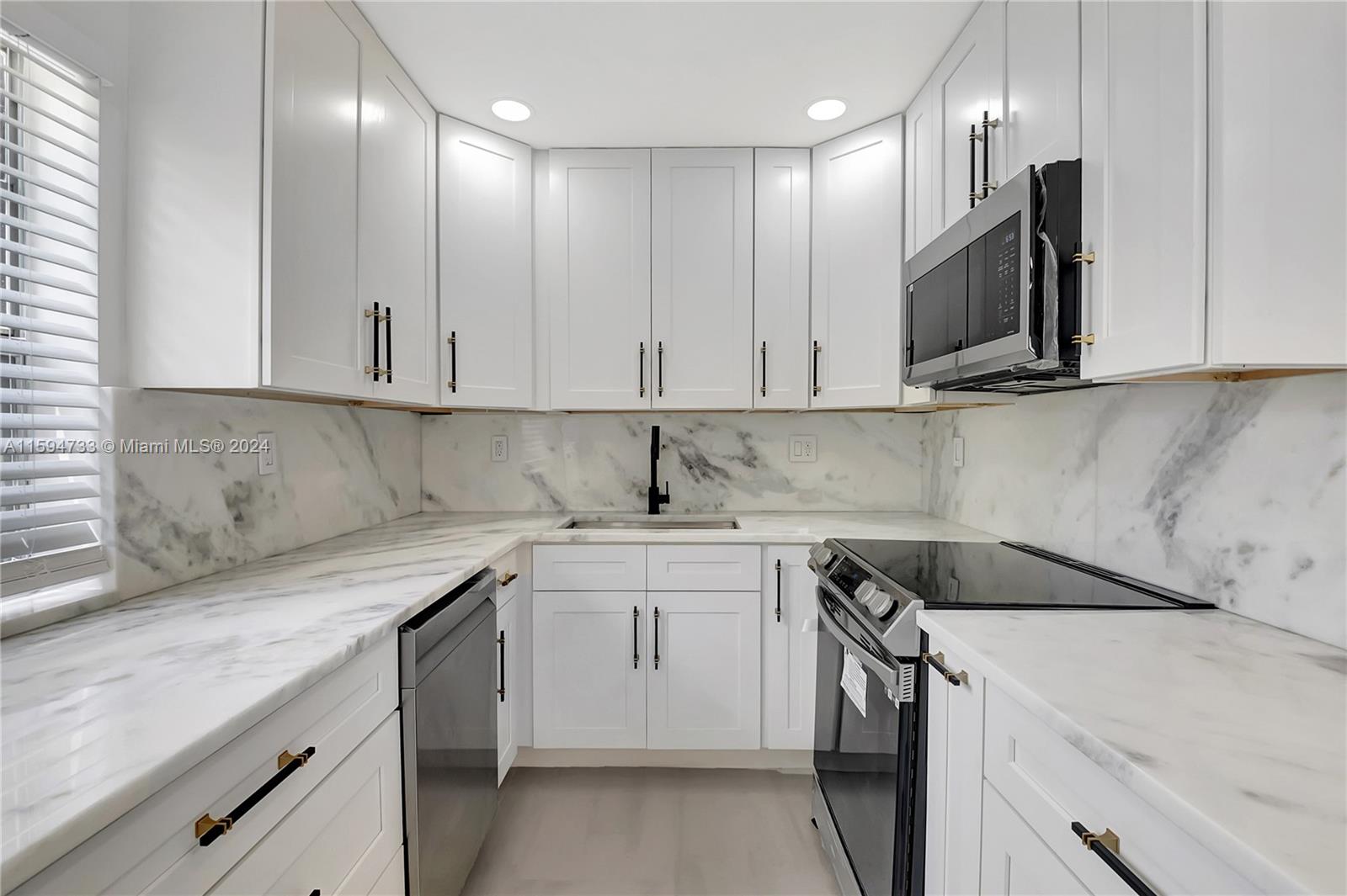 708 Normandy O 708 Property Photo 17