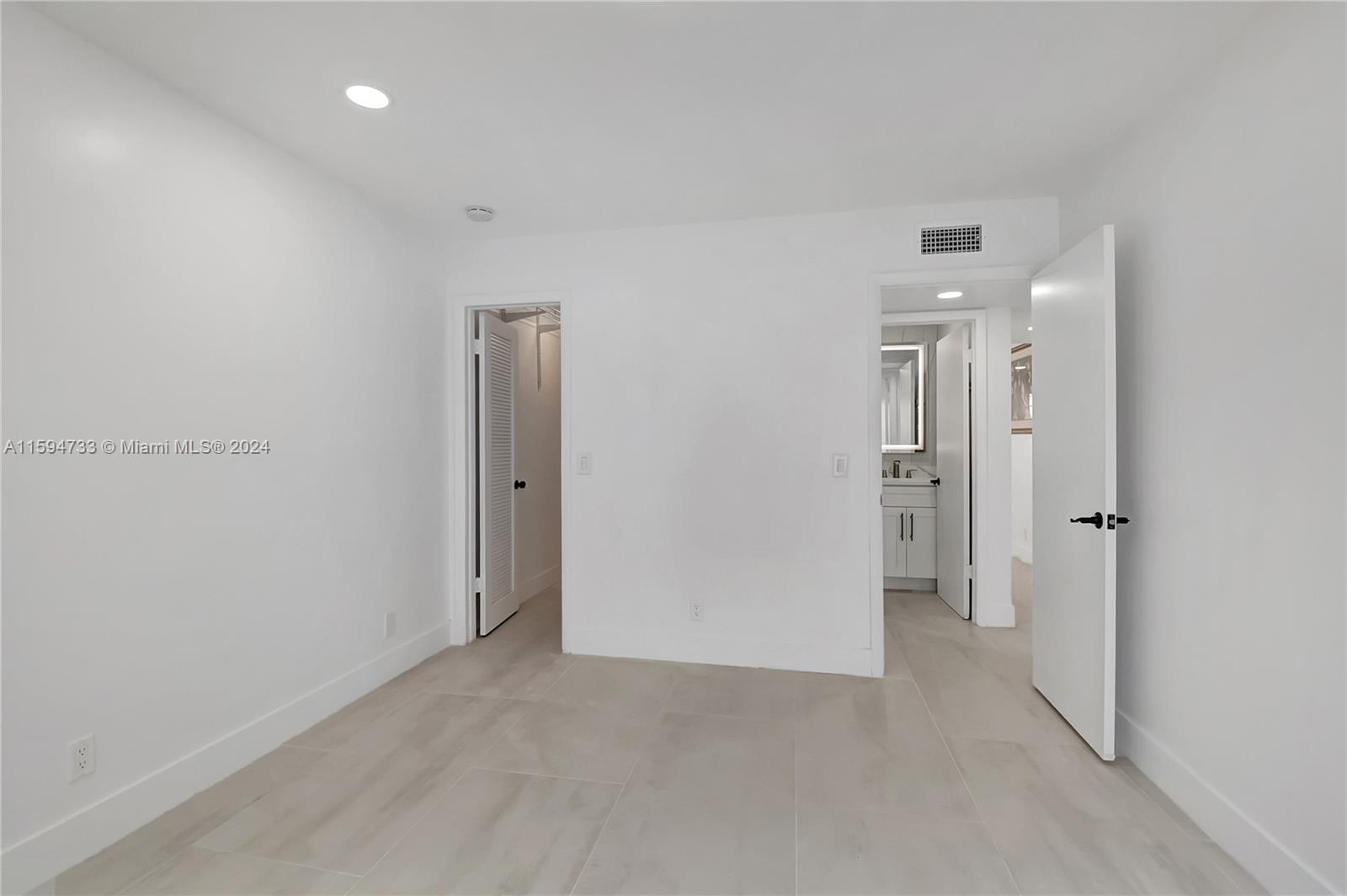 708 Normandy O 708 Property Photo 27