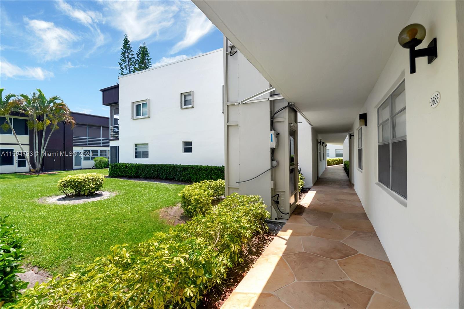 708 Normandy O 708 Property Photo 35