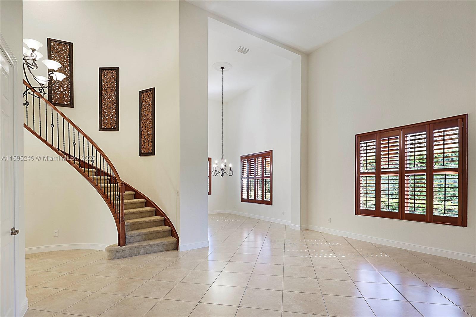 152 Umbrella Pl Property Photo 7