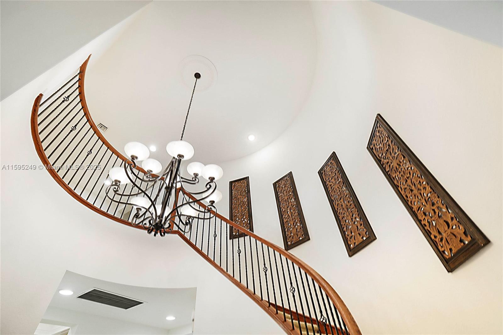 152 Umbrella Pl Property Photo 8