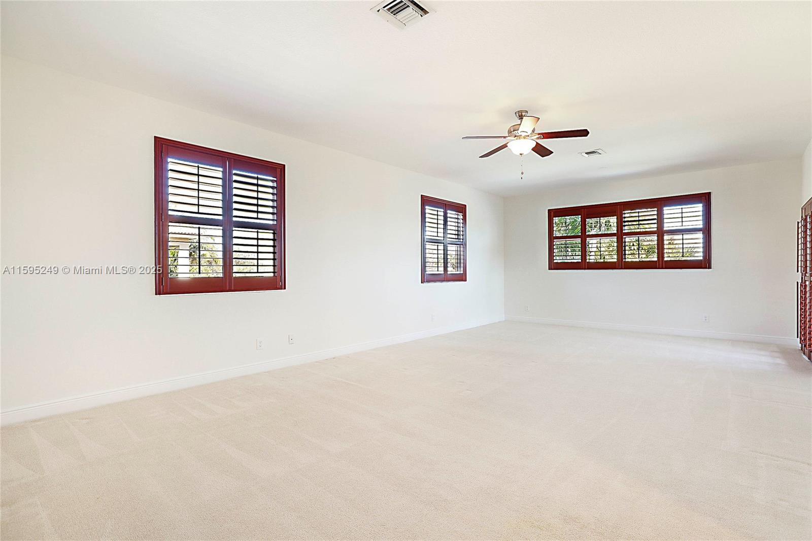 152 Umbrella Pl Property Photo 24