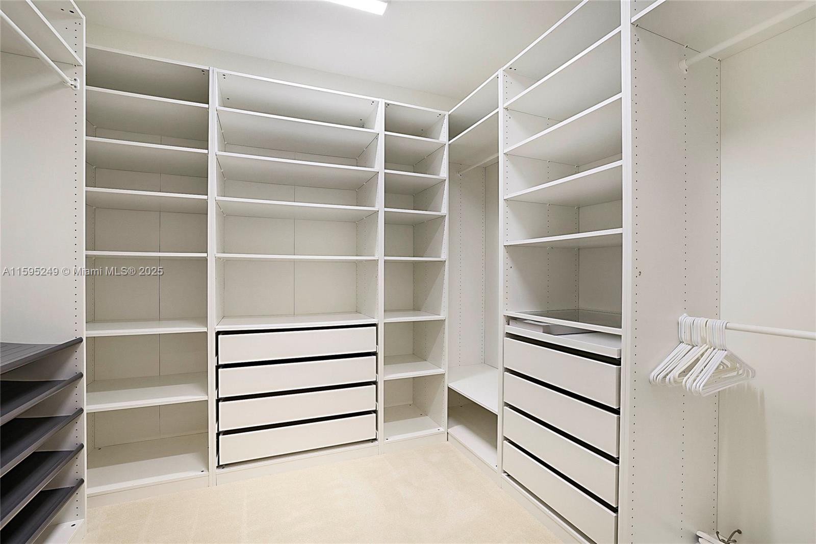 152 Umbrella Pl Property Photo 25