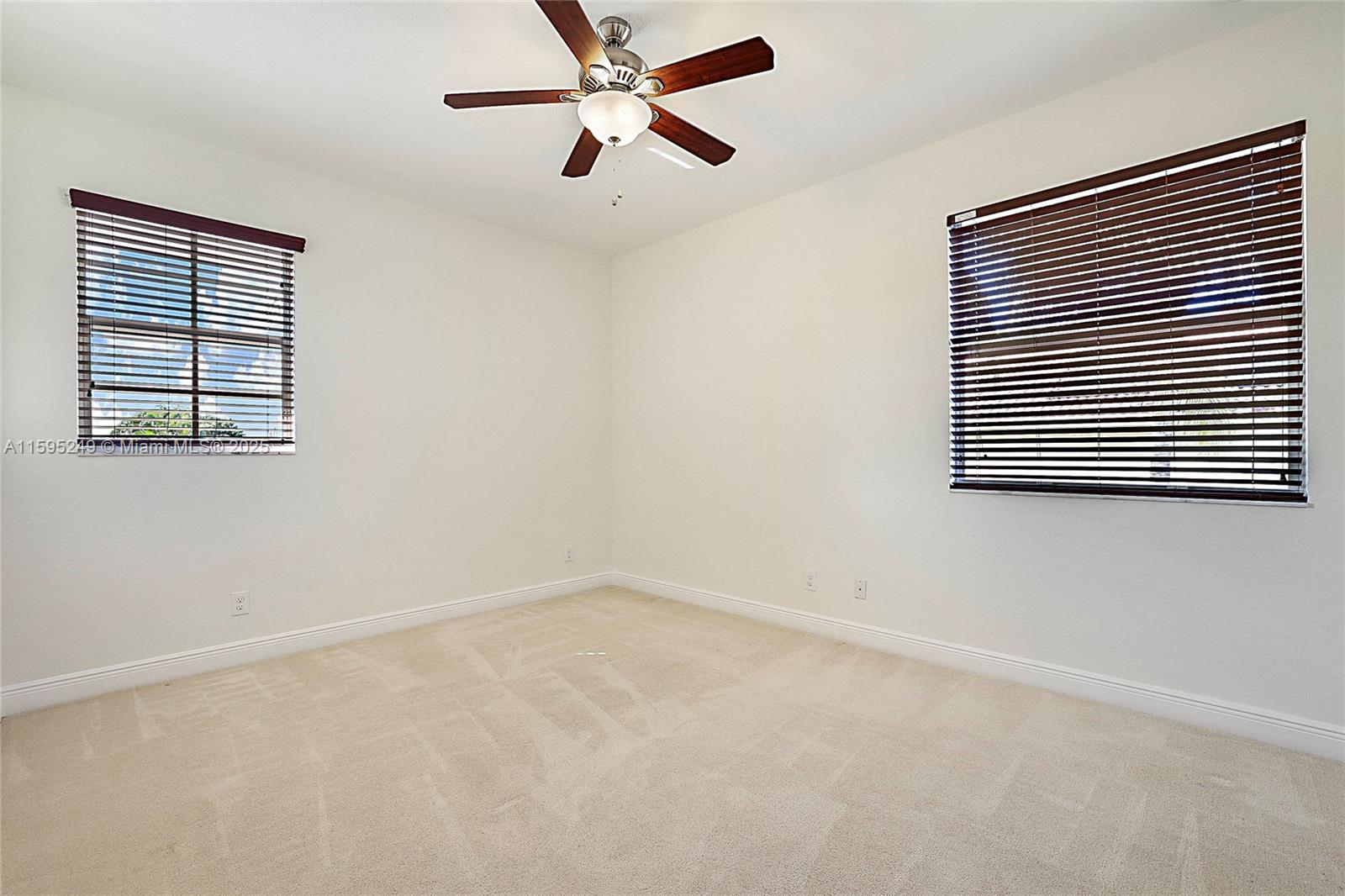 152 Umbrella Pl Property Photo 30