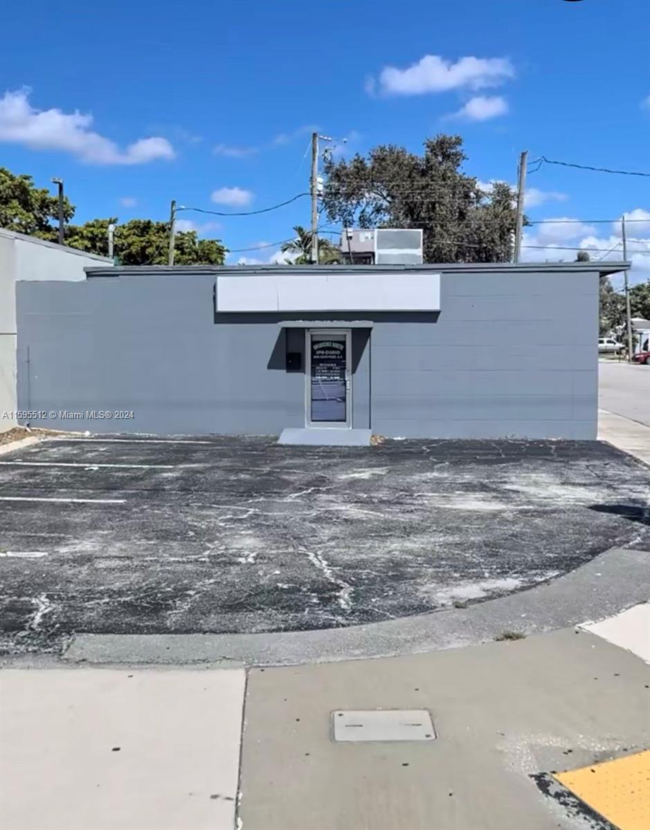 213 E Hallandale Beach Blvd Property Photo 1