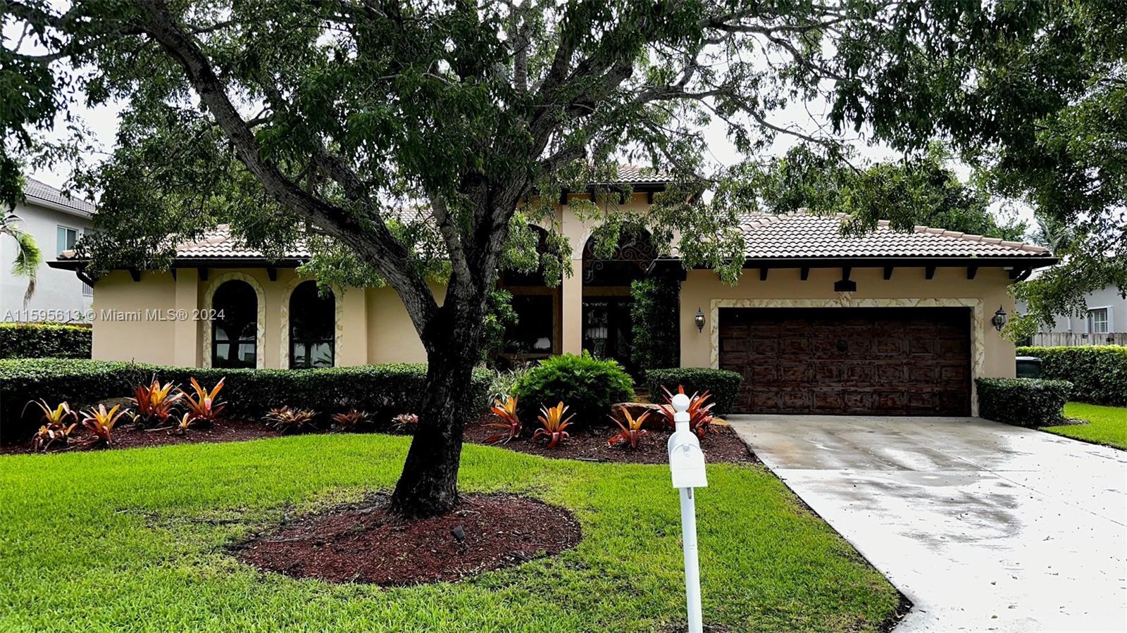 2940 Fairways Dr 2940 Property Photo 1