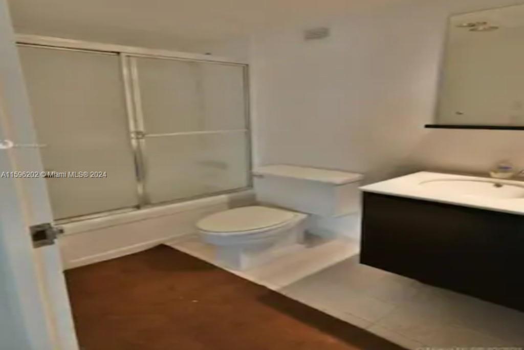 9195 Collins Ave 811 Property Photo 14
