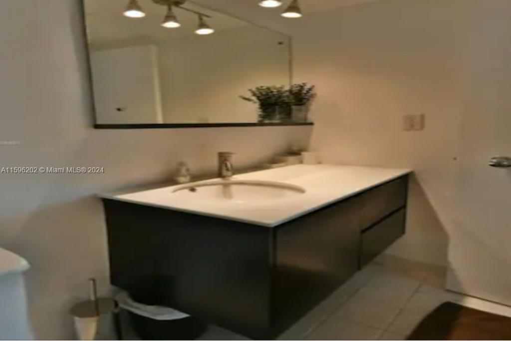 9195 Collins Ave 811 Property Photo 15