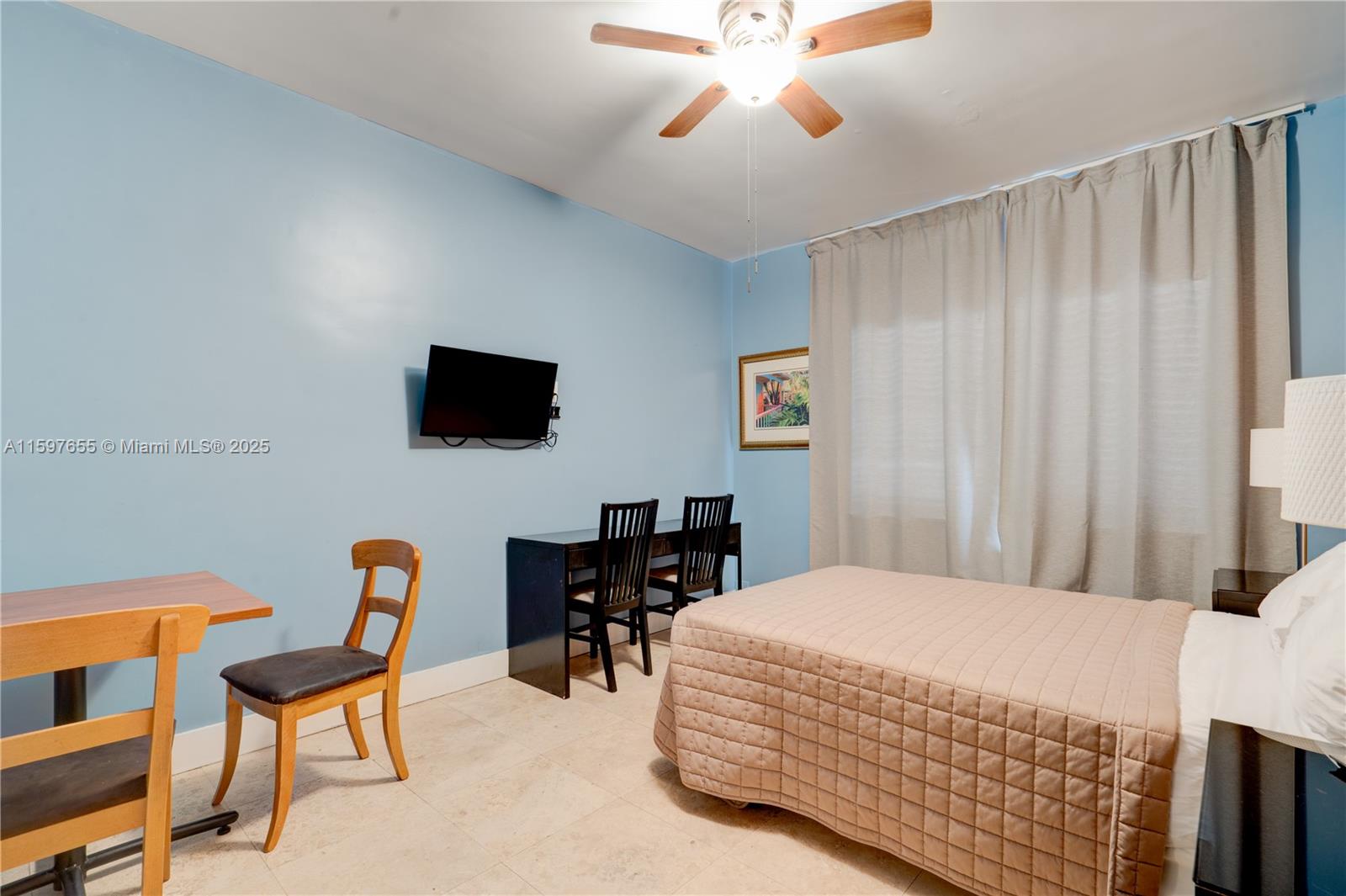 1680 E James Ave Property Photo 7