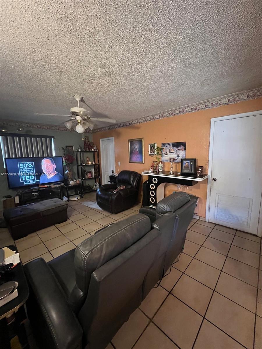 131 Nw 32nd Ct Property Photo 5