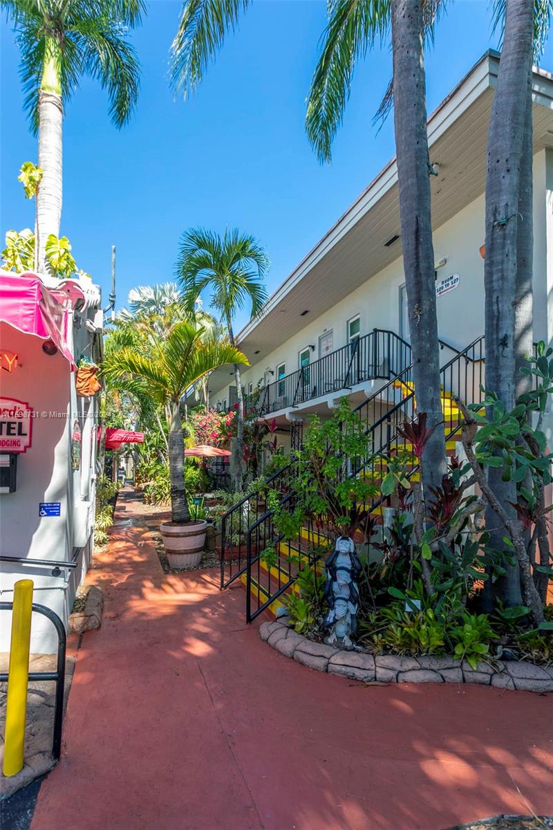 1411 S Federal Hwy Property Photo 5