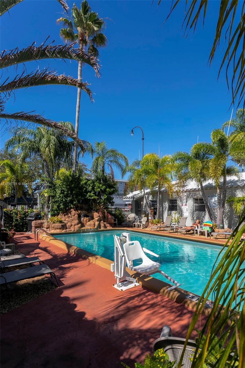 1411 S Federal Hwy Property Photo 11