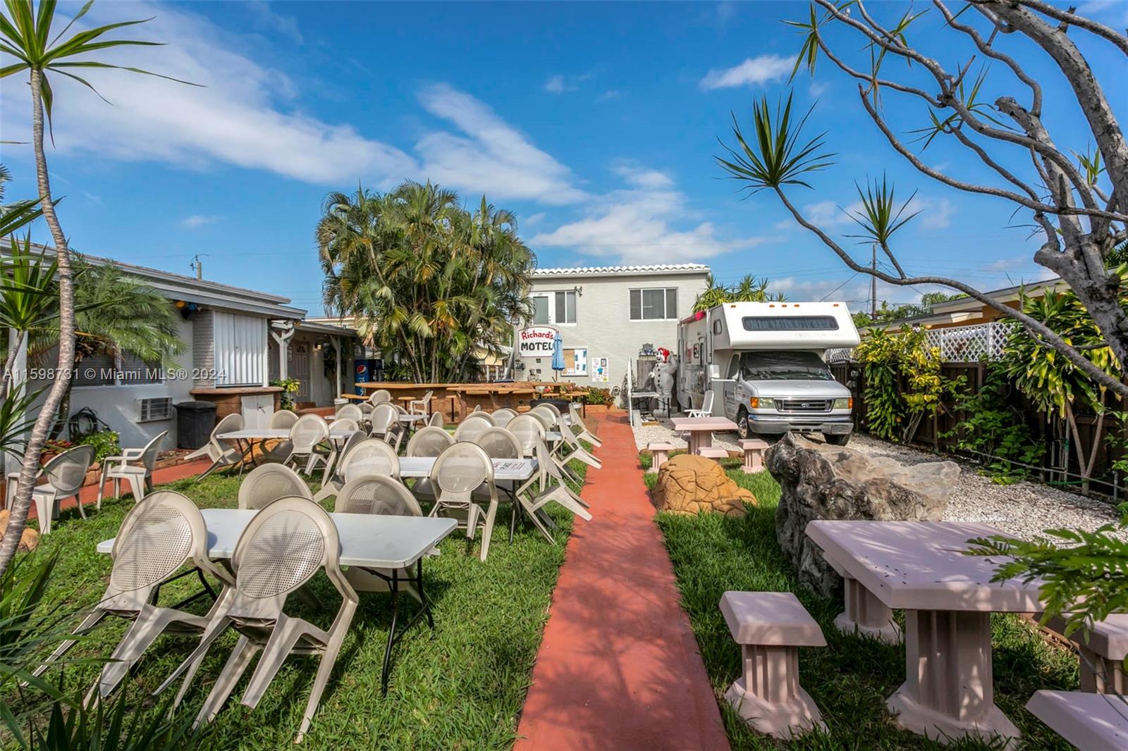 1411 S Federal Hwy Property Photo 13