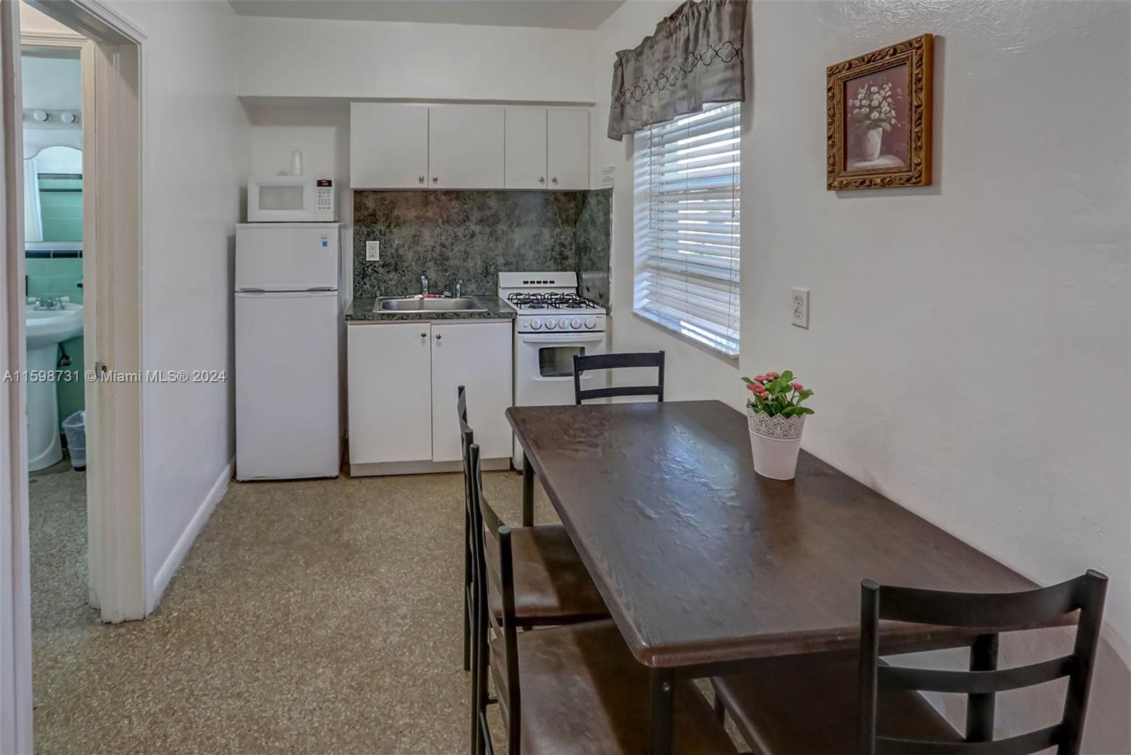 1411 S Federal Hwy Property Photo 95