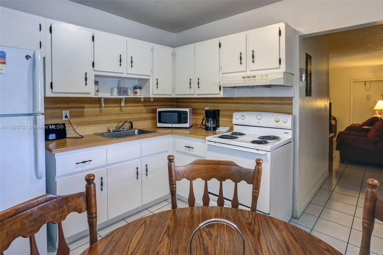 1411 S Federal Hwy Property Photo 98